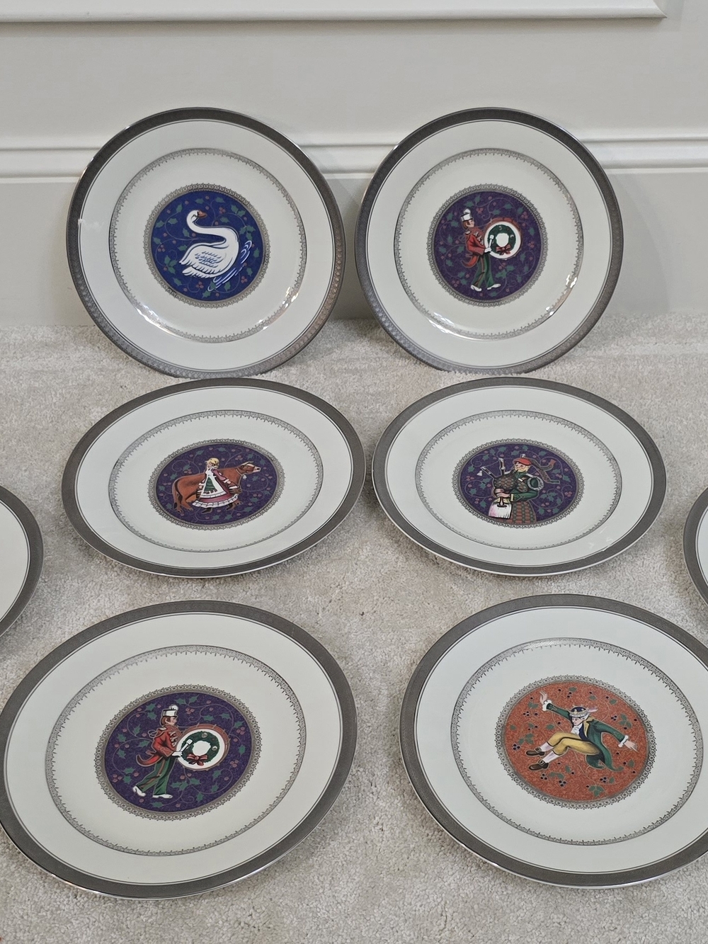 Decorative Holiday Collector Plates - Multicolor Center Medallions